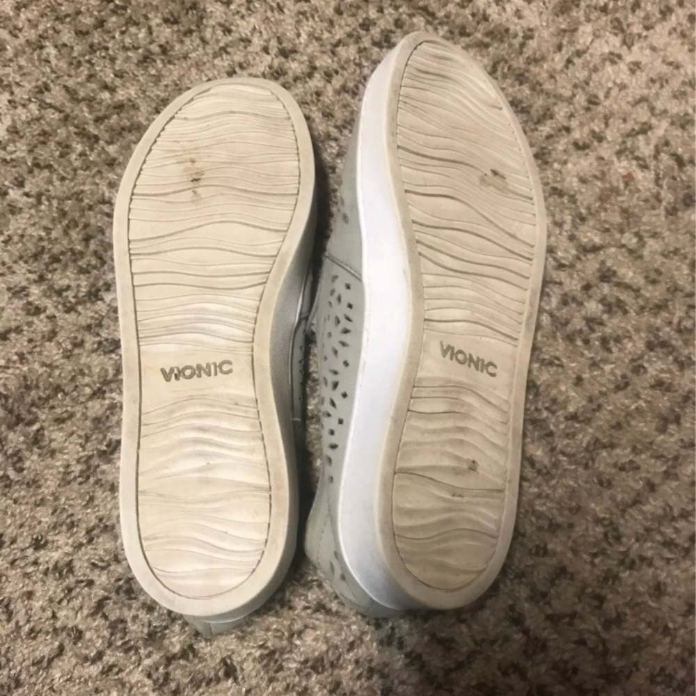 Vionic shoes